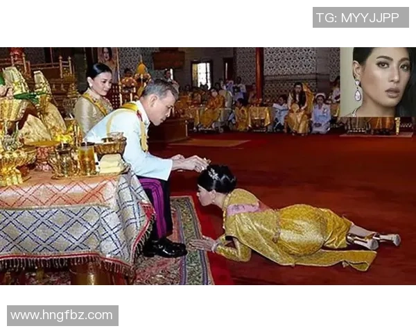 泰国国王与足球明星亲密合影展现友谊与体育精神的完美结合 泰国国王与足球明星亲密合影展现友谊与体育精神的完美结合