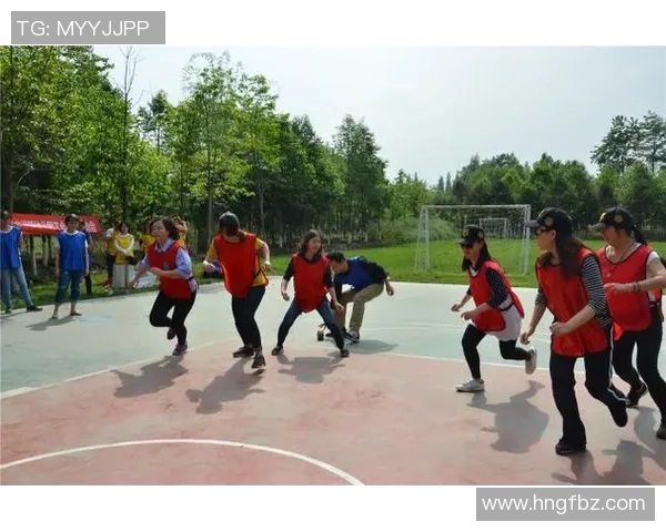 儿童画足球主题创作欣赏精美图片大全带你领略童趣与运动激情 儿童画足球主题创作欣赏精美图片大全带你领略童趣与运动激情