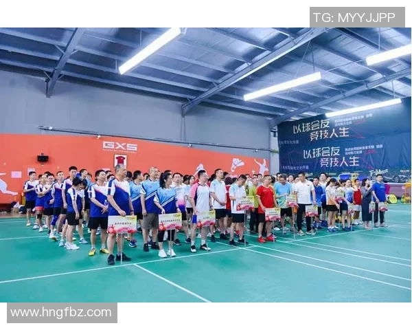 成都羽毛球队团队协作的创新实践与热议背后的深层影响分析 成都羽毛球队团队协作的创新实践与热议背后的深层影响分析