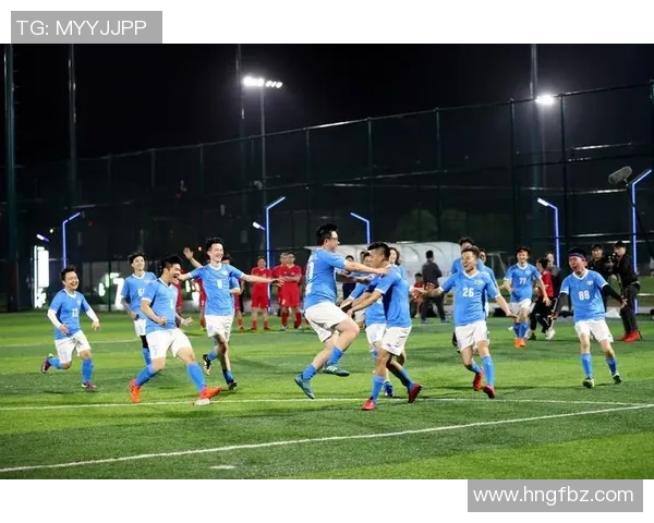 足球名嘴黄的独特视角与激情解读引领球迷畅享赛事魅力 足球名嘴黄的独特视角与激情解读引领球迷畅享赛事魅力