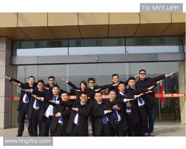 踢足球合拍的默契与技巧探讨如何提升团队协作与个人表现 踢足球合拍的默契与技巧探讨如何提升团队协作与个人表现